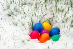 easter-eggs-in-snow