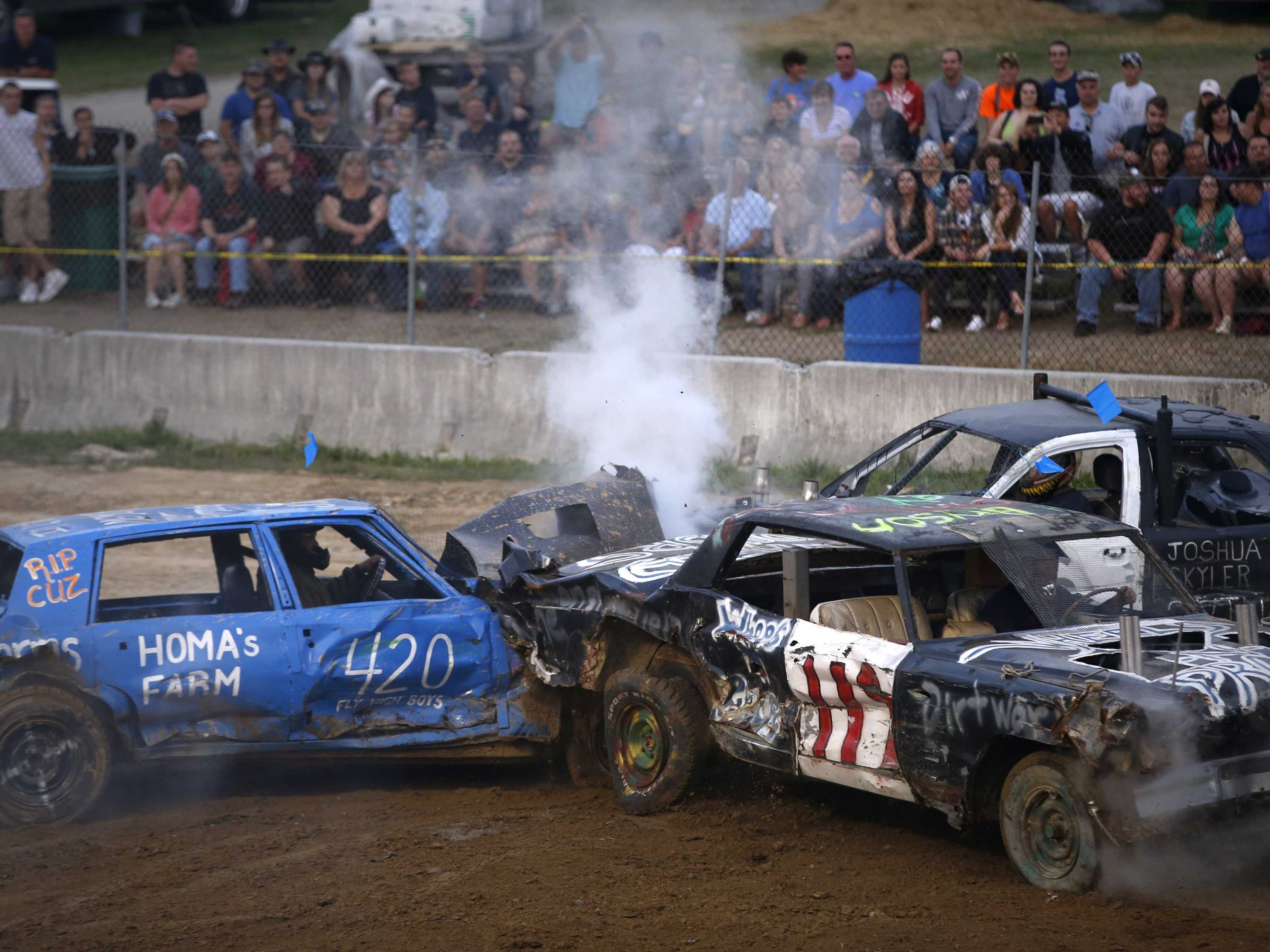 outrageous-photos-from-the-demolition-derby-at-new-jerseys-state-fair1.jpg